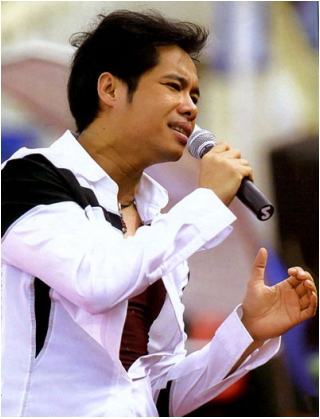 Ca sĩ Ngọc Sơn: Nổi tiếng và tai tiếng_0