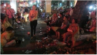 Bức xúc nạn sư giả, ăn xin