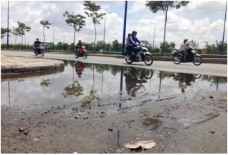TPHCM: Những vũng nước