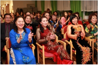 Phụ nữ Việt ở Đức vui 8/3 sớm_1
