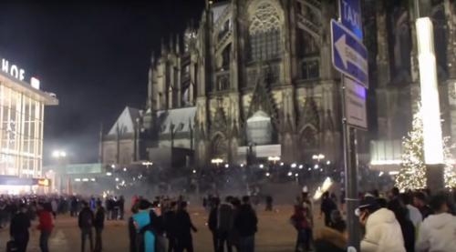 Köln: 1.000 đàn ông tấn công tình dục phụ nữ đêm giao thừa - 0 Köln: 1.000 đàn ông tấn công tình dục phụ nữ đêm giao thừa - 0