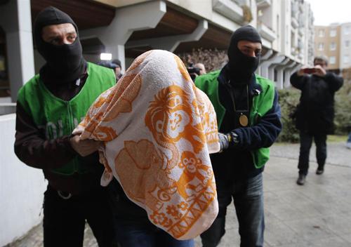 Một tình nghi khủng bố bị bắt tại trại tị nạn - 0 Một tình nghi khủng bố bị bắt tại trại tị nạn - 0