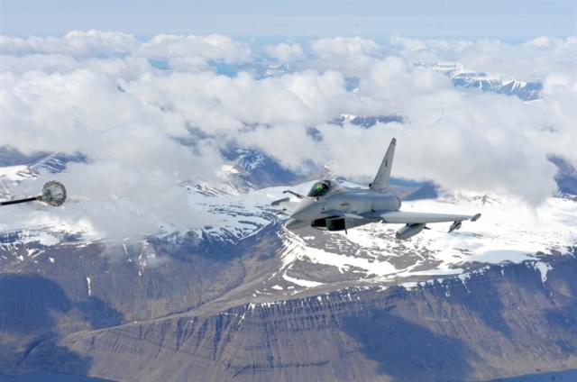 Đức ca ngợi Tiêm kích SU-35 mạnh nhất thế giới - 3 Đức ca ngợi Tiêm kích SU-35 mạnh nhất thế giới - 3