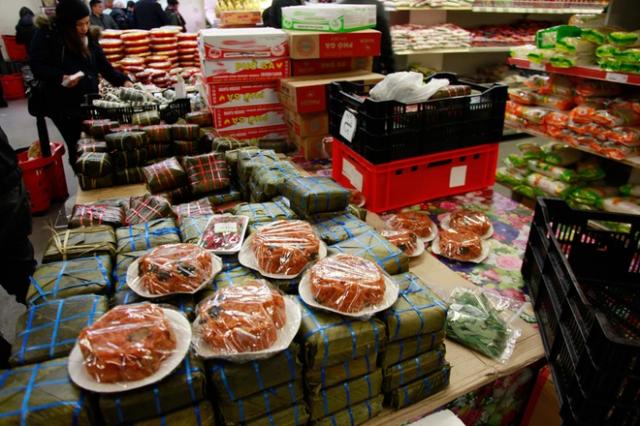 Chợ Tết người Việt trên Thủ đô nước Đức - 2 Chợ Tết người Việt trên Thủ đô nước Đức - 2