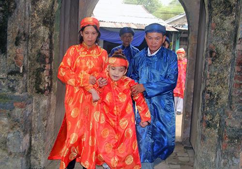 Cháu nội vua Thành Thái và chuyến hành hương đầy nước mắt về đất tổ - 0 Cháu nội vua Thành Thái và chuyến hành hương đầy nước mắt về đất tổ - 0