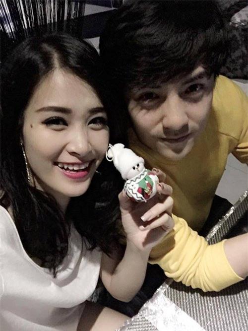 Những mối tình dài thập kỷ vẫn lãng mạn của sao Việt - 2 Những mối tình dài thập kỷ vẫn lãng mạn của sao Việt - 2