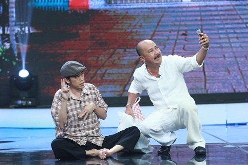 Hoài Linh lên án nghệ sĩ làm từ thiện để PR tên tuổi - 1 Hoài Linh lên án nghệ sĩ làm từ thiện để PR tên tuổi - 1