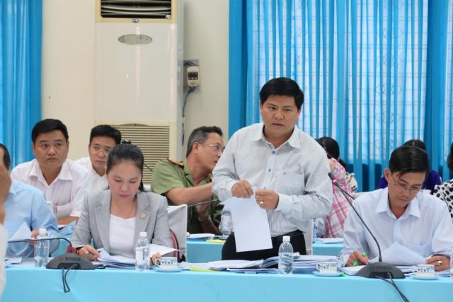 Bí thư Đinh La Thăng yêu cầu cách chức ngay một Trưởng phòng ở Hóc Môn - 1 Bí thư Đinh La Thăng yêu cầu cách chức ngay một Trưởng phòng ở Hóc Môn - 1