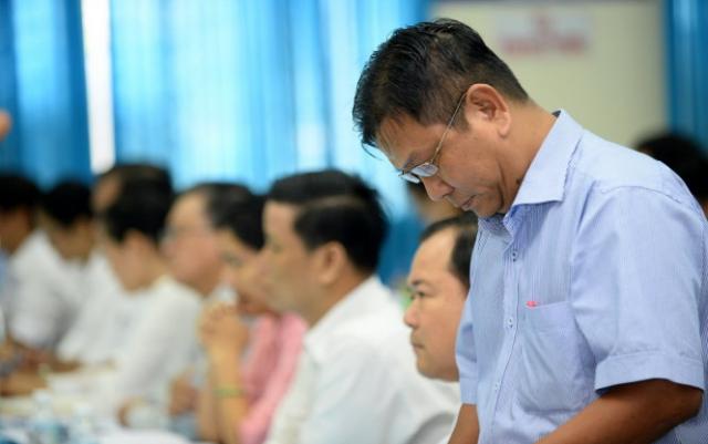 Bí thư Đinh La Thăng yêu cầu cách chức ngay một Trưởng phòng ở Hóc Môn - 2 Bí thư Đinh La Thăng yêu cầu cách chức ngay một Trưởng phòng ở Hóc Môn - 2