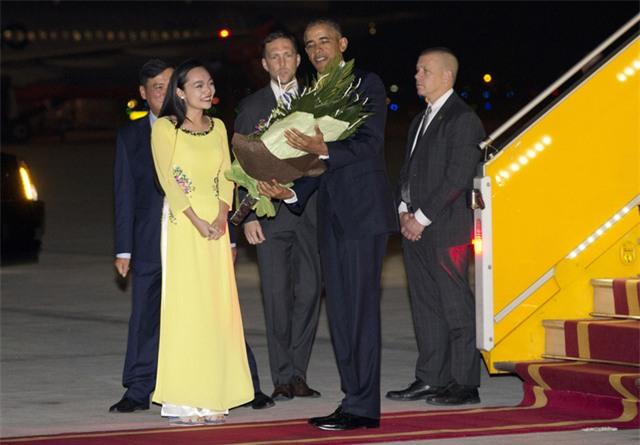 Gặp nữ sinh vinh dự được tặng hoa chào mừng Tổng thống Mỹ Obama tới Việt Nam - 0 Gặp nữ sinh vinh dự được tặng hoa chào mừng Tổng thống Mỹ Obama tới Việt Nam - 0