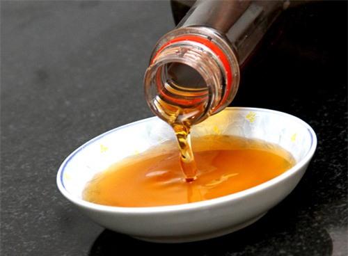 Mẹo phân biệt nước mắm thật - giả mà các bà nội trợ nên biết