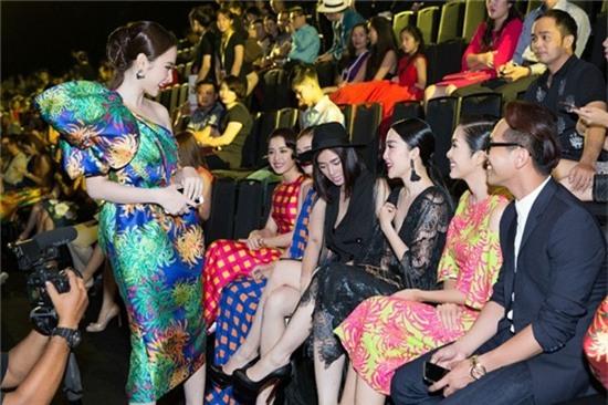 Sao Việt cúi chào: người được tiếng chân thành, kẻ bị chê giả tạo - 4