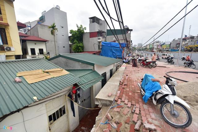 Thủ đô Hà Nội: Nhà thành hầm sau khi làm đường nghìn tỷ - 3 Thủ đô Hà Nội: Nhà thành hầm sau khi làm đường nghìn tỷ - 3