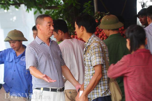 Thương lái Trung Quốc tràn ngập chợ vải thiều, ép giá nông dân - 10 Thương lái Trung Quốc tràn ngập chợ vải thiều, ép giá nông dân - 10