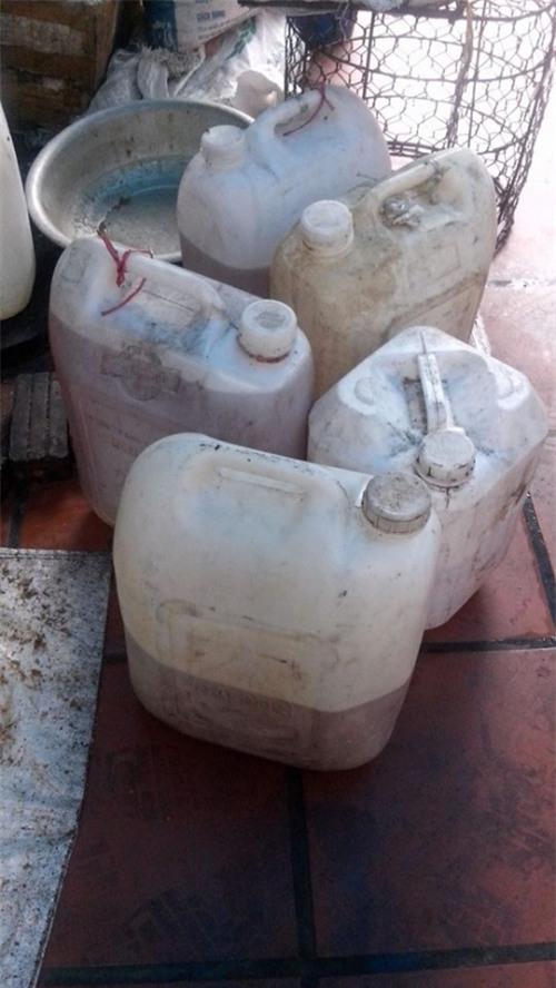 Hà Nội: Ghê người công xưởng nhớp nhúa cung cấp mỡ cho nhà hàng lớn - 2