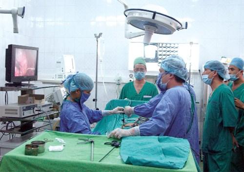 Bệnh viện Việt Đức: Bệnh nhân đau chân trái, mổ nhầm chân phải - 0