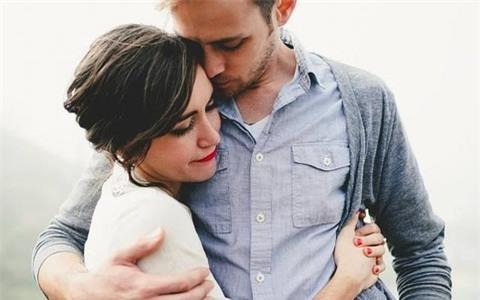 Làm thân con gái phải chọn người chứ đừng chọn tiền - 0 Làm thân con gái phải chọn người chứ đừng chọn tiền - 0