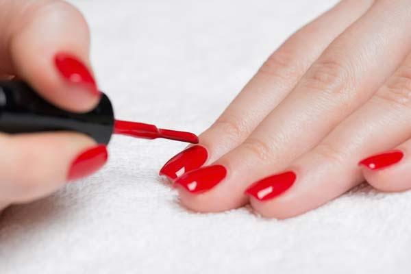 Các&nbsp;cách làm đẹp nguy hiểm khiến bạn thành xấu hơn - 0