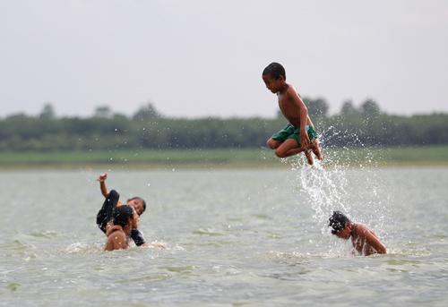 Hàng nghìn Việt kiều sống khốn khó - 2 Hàng nghìn Việt kiều sống khốn khó - 2