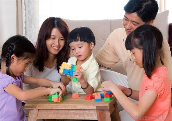 Muốn con giỏi giang, cha mẹ đừng quên chơi chung với bé - 1 Muốn con giỏi giang, cha mẹ đừng quên chơi chung với bé - 1