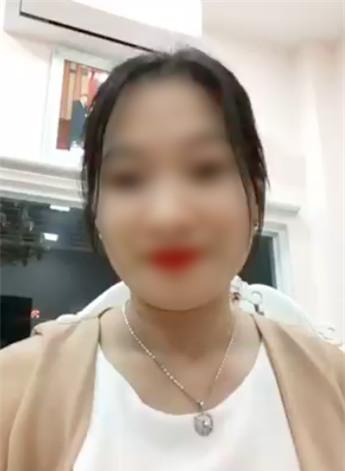 Đại chiến vòng 1 ầm ĩ trên Facebook: Khi ngực phẳng bị chê và chị em đăng đàn phản pháo - 2 Đại chiến vòng 1 ầm ĩ trên Facebook: Khi ngực phẳng bị chê và chị em đăng đàn phản pháo - 2