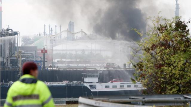 Nổ nhà máy BASF hóa chất lớn nhất thế giới ở Ludwigshafen làm 4 người chết, mất tích, 6 người bị thương - 3 Nổ nhà máy BASF hóa chất lớn nhất thế giới ở Ludwigshafen làm 4 người chết, mất tích, 6 người bị thương - 3