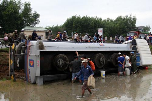 Những vụ “hôi của” đáng xấu hổ của người Việt - 2 Những vụ “hôi của” đáng xấu hổ của người Việt - 2