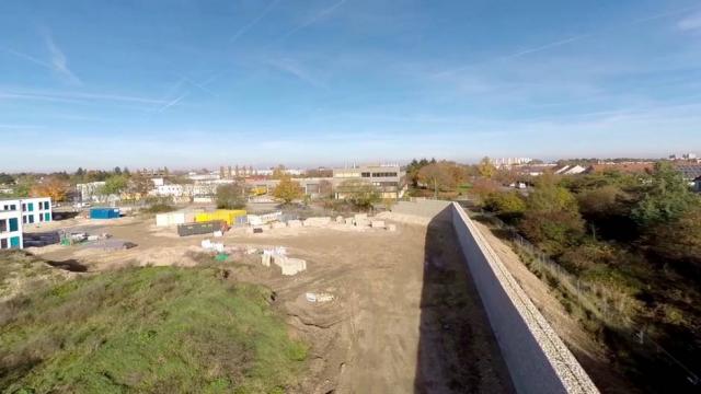 Một thị trấn ở München Đức xây dựng bức tường Berlin mới để ngăn người tị nạn - 0 Một thị trấn ở München Đức xây dựng bức tường Berlin mới để ngăn người tị nạn - 0