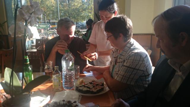 Người Việt ở Đức: Khư khư giữ những tập quán lạc hậu - 0