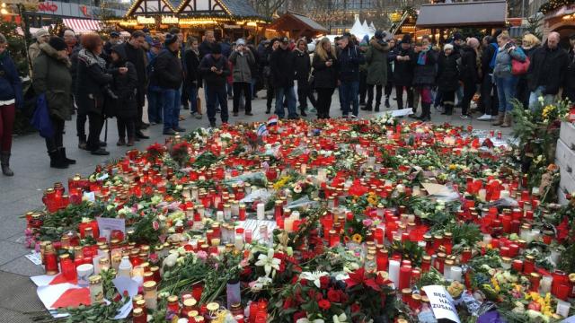 Chính phủ Maroc từng hai lần cảnh báo Đức trước vụ tấn công bằng xe tải ở Berlin - 0 Chính phủ Maroc từng hai lần cảnh báo Đức trước vụ tấn công bằng xe tải ở Berlin - 0