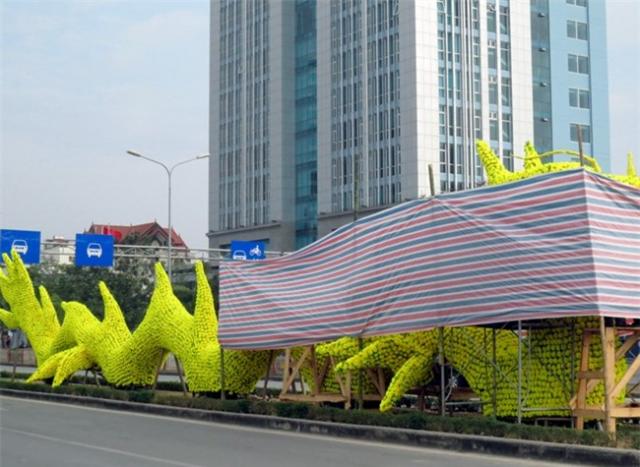 Cận cảnh mô hình rồng gây tranh cãi ở Hải Phòng - 1 Cận cảnh mô hình rồng gây tranh cãi ở Hải Phòng - 1