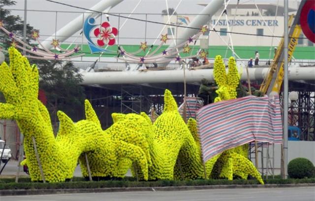 Cận cảnh mô hình rồng gây tranh cãi ở Hải Phòng - 3 Cận cảnh mô hình rồng gây tranh cãi ở Hải Phòng - 3