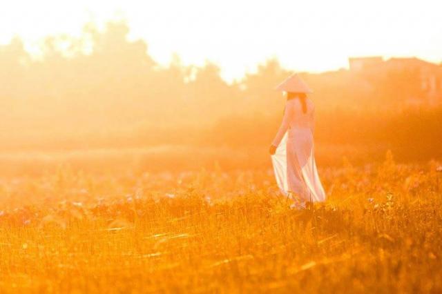 Trang phục Đẹp nhất Việt Nam tr&ecirc;n B&aacute;o nước ngo&agrave;i - 6