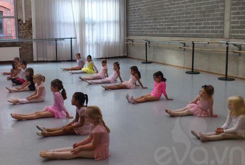 “Nhặt sạn” trường mẫu giáo của Đức - 2 “Nhặt sạn” trường mẫu giáo của Đức - 2