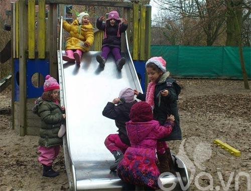 “Nhặt sạn” trường mẫu giáo của Đức - 4 “Nhặt sạn” trường mẫu giáo của Đức - 4