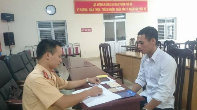 Cộng đồng mạng biến thành thám tử, điều tra CSGT ‘dàn cảnh bẫy dân’ - 3 Cộng đồng mạng biến thành thám tử, điều tra CSGT ‘dàn cảnh bẫy dân’ - 3