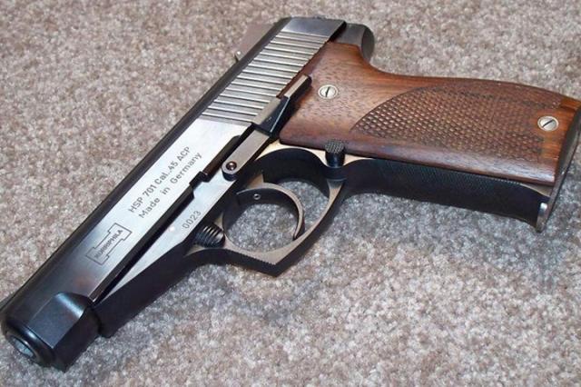 Soi khẩu súng ngắn tinh xảo và cực bền chế tạo tại Đức - 0 Soi khẩu súng ngắn tinh xảo và cực bền chế tạo tại Đức - 0