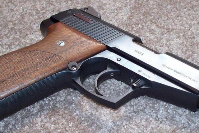 Soi khẩu súng ngắn tinh xảo và cực bền chế tạo tại Đức - 1 Soi khẩu súng ngắn tinh xảo và cực bền chế tạo tại Đức - 1