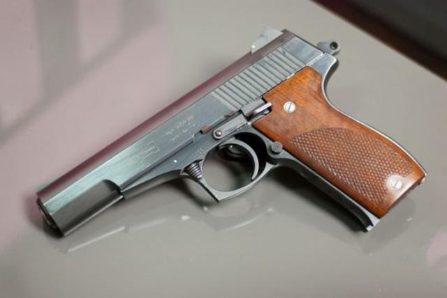 Soi khẩu súng ngắn tinh xảo và cực bền chế tạo tại Đức - 5 Soi khẩu súng ngắn tinh xảo và cực bền chế tạo tại Đức - 5