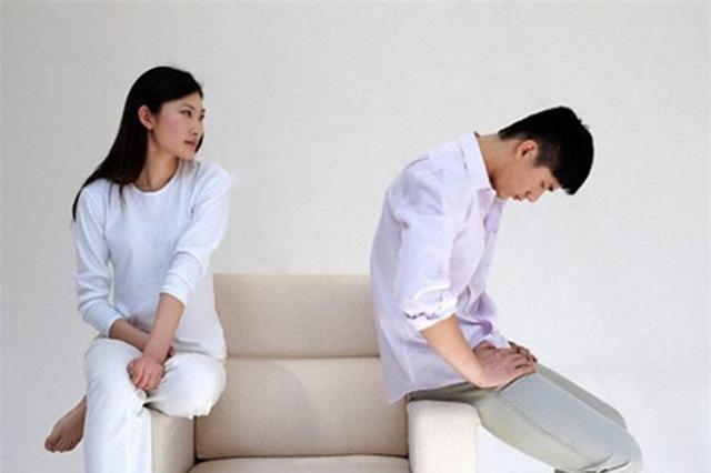8 điều ngớ ngẩn phụ nữ tưởng hay nhưng khiến đàn ông chán ngán - 0 8 điều ngớ ngẩn phụ nữ tưởng hay nhưng khiến đàn ông chán ngán - 0