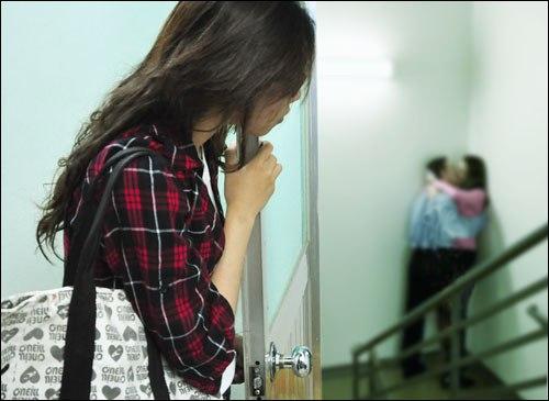 Người vợ “cao tay” khiến chồng ngoại tình phải quỳ xuống xin lỗi - 0 Người vợ “cao tay” khiến chồng ngoại tình phải quỳ xuống xin lỗi - 0