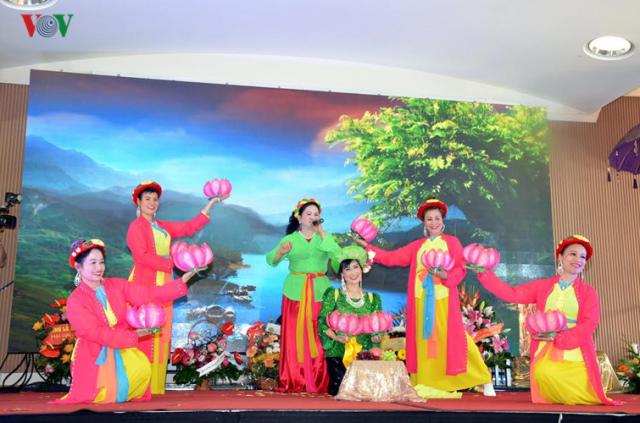 Người Việt tại Berlin tổ chức lễ Giỗ Tổ Hùng Vương - 10