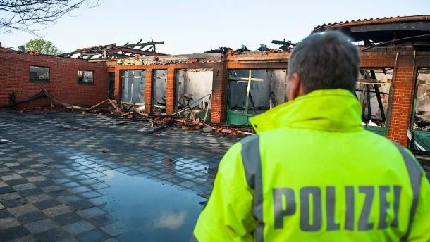 Niedersachsen: Một trường Tiểu học bị thi&ecirc;u rụi ho&agrave;n to&agrave;n - 0