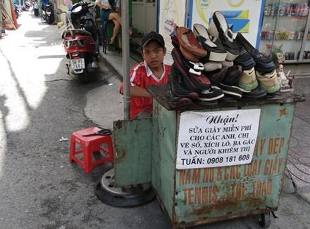 Sự Tử tế kh&ocirc;ng kh&oacute; t&igrave;m giữa đường phố S&agrave;i G&ograve;n - 4