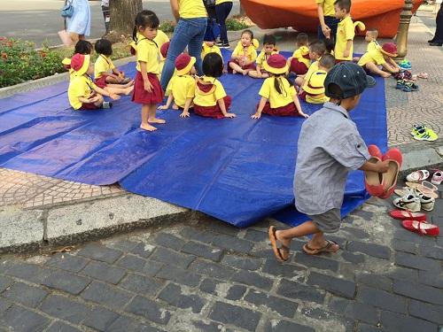 Sự Tử tế kh&ocirc;ng kh&oacute; t&igrave;m giữa đường phố S&agrave;i G&ograve;n - 7