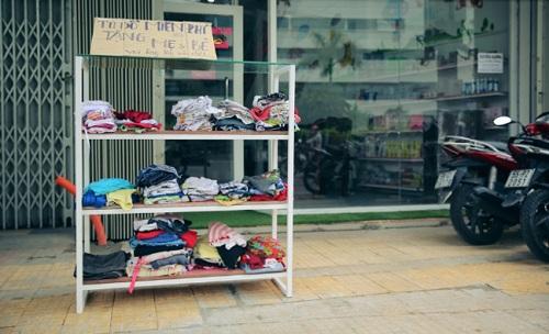 Sự Tử tế kh&ocirc;ng kh&oacute; t&igrave;m giữa đường phố S&agrave;i G&ograve;n - 9