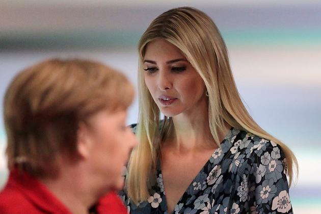 Ái nữ của Trump bị la ó ở Đức khi lên tiếng bảo vệ bố - 0 Ái nữ của Trump bị la ó ở Đức khi lên tiếng bảo vệ bố - 0