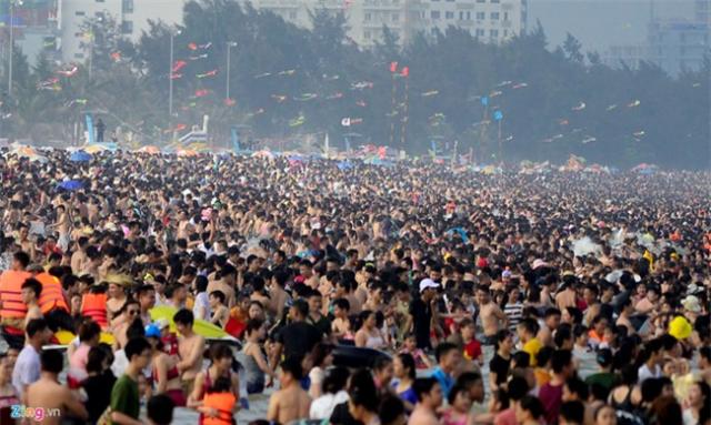 10 h&igrave;nh ảnh g&acirc;y sửng sốt dịp nghỉ lễ vừa qua ở Việt Nam - 2