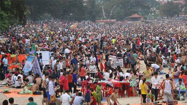 10 h&igrave;nh ảnh g&acirc;y sửng sốt dịp nghỉ lễ vừa qua ở Việt Nam - 3