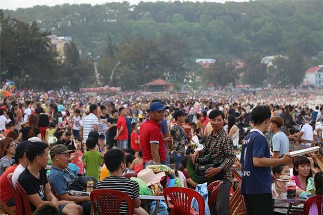 10 h&igrave;nh ảnh g&acirc;y sửng sốt dịp nghỉ lễ vừa qua ở Việt Nam - 4